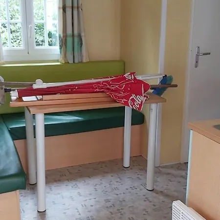 Кемпинг Mobil Avec Terrasse - 3 Pers. - Api-1-52-2028 Ла-Тур-д'Овернь