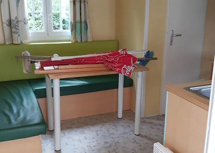 Кемпинг Mobil Avec Terrasse - 3 Pers. - Api-1-52-2028 Ла-Тур-д'Овернь